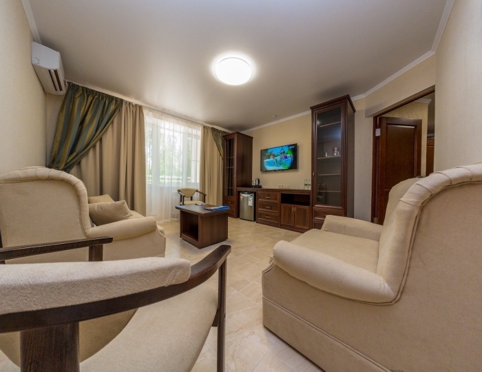 Люкс двухкомнатный с балконом (корпус 2,3) - Санаторий «Парус» Анапа